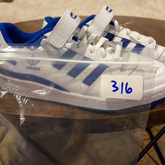 ADIDAS Forum Low Blue and White Sneaker - Picture 11 of 11